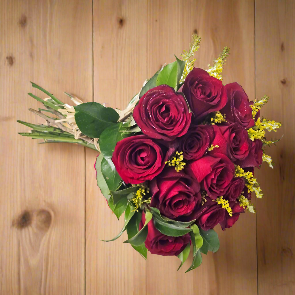 Bouquet with 12 Red Roses Brazil